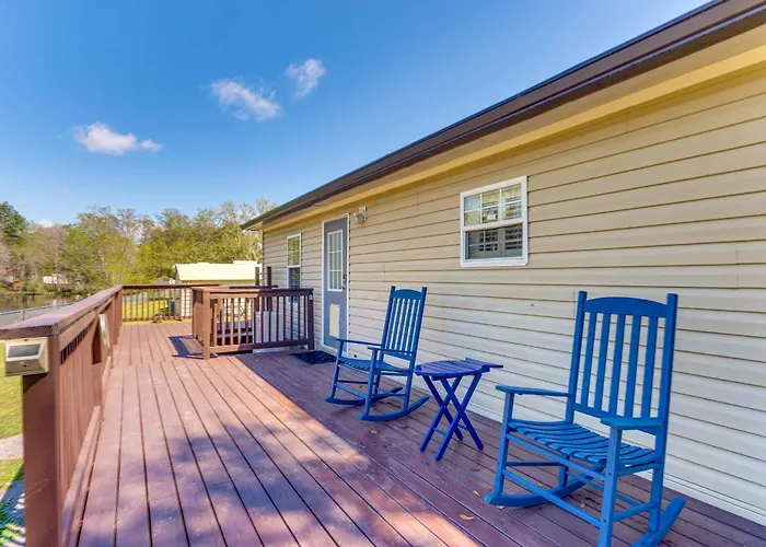 Fire Pit & On-site Fishing! Family Holiday home Pensacola